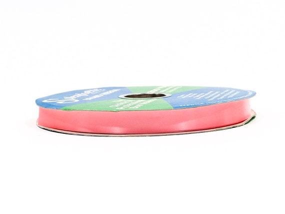 VINTAGE : 250 250 VINTAGE : verges bobine de ruban rose Splendorette - arc fabrication - artisanat - imperméable à l’eau - Made in USA - 0.75 VINTAGE : 250 250 VINTAGE : verges bobine de ruban rose Splendorette - arc fabrication - artisanat - imperméable à l’eau - Made in USA - 0.75