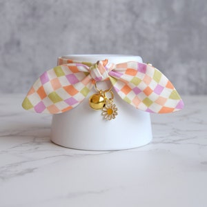 Pastel Y2K Checkered Bow Cat Collar with Daisy Charm - Cute Retro Breakaway Collar for Cats and Kittens
