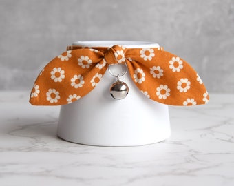 Spring Daisy Cat Collar with Retro Floral Print - Brown Cat Collar with Bell - Breakaway Cat and Kitten Collar with Bow