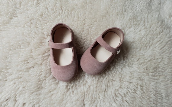 baby girl shoes size 2.5