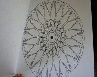 Libro de colorear digital para todas las edades Formas geométricas Corazones, Libro de colorear de diseños de mandala, Libro de pasatiempos de patrones de mandala, Calma terapéutica