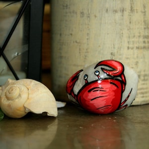 Rock Crab Art Painted Stone, Red Crab Beach House Decor, Stone Crab Beach Home Decor, Gift Beach Lovers, Red Stone Paperweight