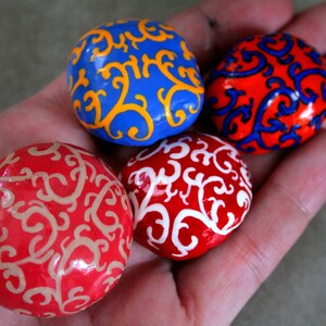 Filigree Pattern Home Decor, Painted Rocks Beach House Decor and Living Room Accent, Gift Sets for Mom, Mother&#39;s Day Gift Painted Stones