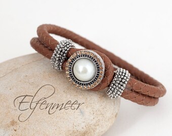 23 cm leather bracelet with 1 interchangeable decorative button