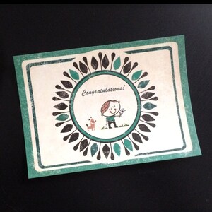 Congratulations! kaart - Retro ansichtkaart met jongen, bloem en klein hondje