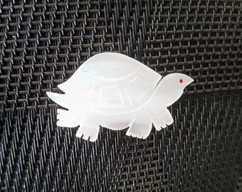 Funny mother-of-pearl turtle brooch