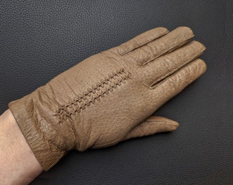 Brown vintage leather gloves with back of hand decoration. Size M / 7