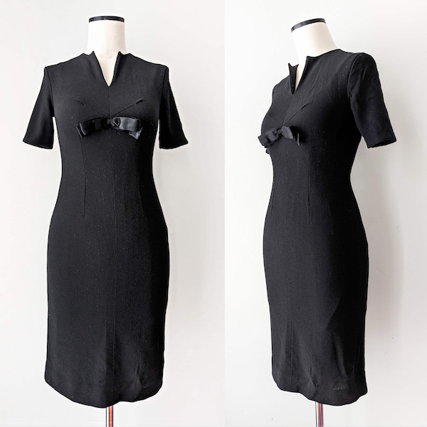 Elegantes, schwarzes Vintage Reyonkrepp Kleid "Das kleine Schwarze" mit Schleife. Gr. 36