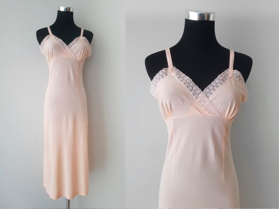 1940s / 1950s slip dress / negligee, salmon-color… - image 1