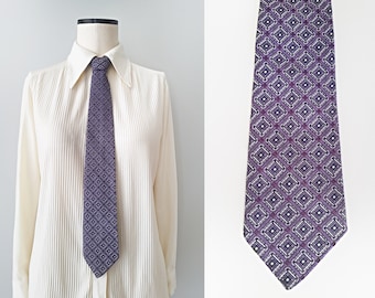 Small violet vintage tie from the 1970s with abstract pattern, Louis Philippe