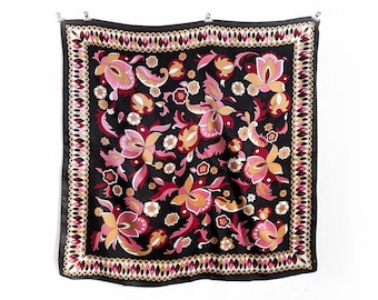 Joli cache-nez en satin vintage, foulard fleuri