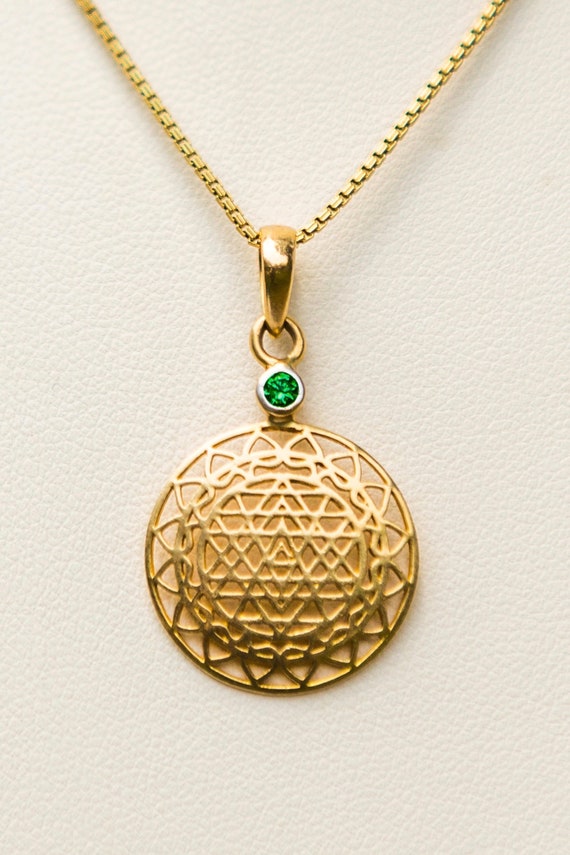 Shree yantra locket in gold sale