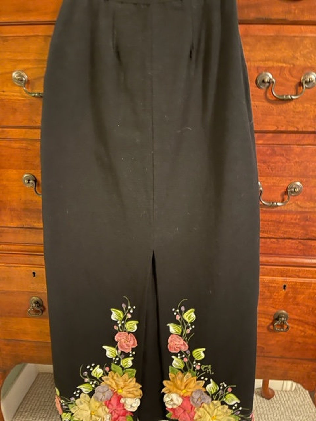 12120 Black Floral Above Knee Skirt