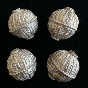 Antique Yemenite Hadhrami Silver Etched Globe Pendants - 34 mm (4 Pcs) - 1900s