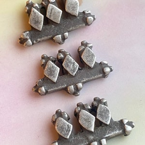 X85 - Antique Yemeni Hadhrami Silver Pendants - 27 mm (3 Pc)