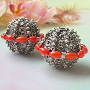 Vintage Yemenite Bowsani Silver Filigree Red Coral Beads - 27 mm (2 Pc)