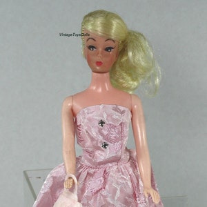 Vintage 1960&#39;s Uneeda &quot;Wendy&quot; Doll...Blonde Swirl Ponytail Barbie Clone