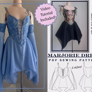 Puede incluir: Un vestido azul claro con corpi&ntilde;o con cordones y mangas largas, exhibido en un maniqu&iacute;. La imagen incluye una imagen m&aacute;s peque&ntilde;a de un vestido negro con bordados florales. El texto dice "MARJORIE DRESS PDF SEWING PATTERN" y "Video Tutorial Included!"