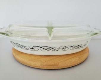 Vintage Pyrex divided oval casserole dish in the BLACK SCROLL pattern 1.5-quart w/ Lid *Free Shipping