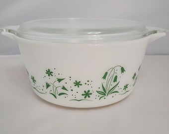 Pyrex Promotional Bride’s Casserole 474 1.5 Quart Cinderella Round Casserole Dish and Glass Lid