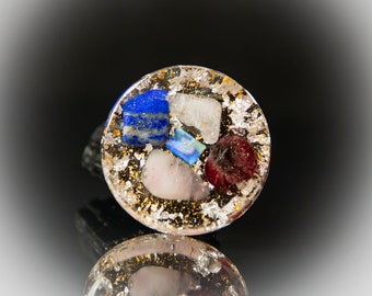 Love Attraction Orgonite Token with Garnet, Lapis Lazuli & Rose Quartz - Handcrafted Positive Energy Charm with Gold and Silver Leaf