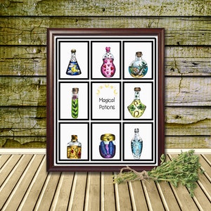 Puede incluir: Una impresión enmarcada con nueve ilustraciones de botellas de pociones mágicas. Cada botella tiene un diseño único con varios colores y contenidos, incluyendo estrellas, corazones y plantas. El texto "Magical Potions" está centrado debajo de la fila superior.