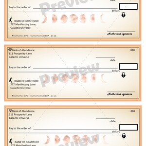 Puede incluir: Tres plantillas de cheques imprimibles con un fondo melocotón y un diseño de fase lunar de acuarela. Las plantillas de cheques tienen el texto "Banco de la Abundancia" y "Banco de la Gratitud" impreso en ellas.