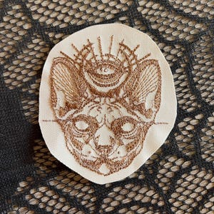 Cat patch, sphinx cat patch, embroidered cat applique, mystical animal applique, gift under 10, gift for her, unique cat patch, pretty kitty