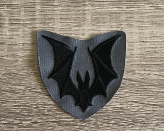 Bat patch, embroidered bat, spooky bat, halloween bat, goth patch, gift under 10, gift for her, gift for him, macabre patch, creepy patch