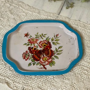 Beautiful vintage tin tray with butterfly and flowers/ made in Hong Kong / blue and white / small tray/ butterflies