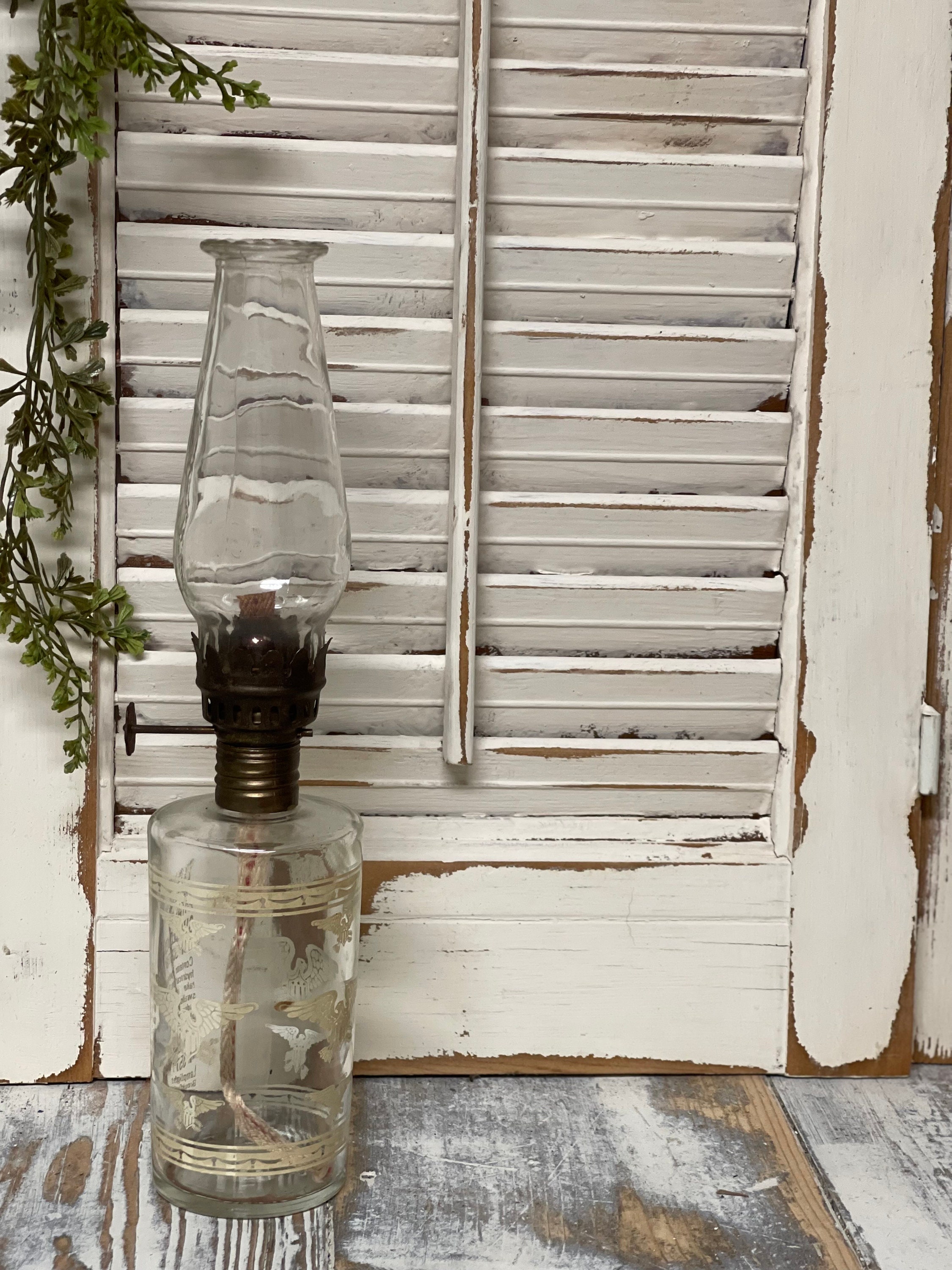 Antique Blue and white Swirl Oil Lamp lantern (Jef) Antique Blue and white Swirl Oil Lamp lantern (Jef)