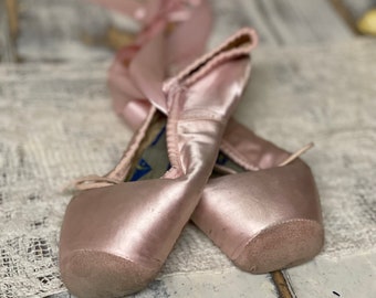 vintage ballet shoes/ ballerina/ satin/ pointe/ brocante/ French/ shabby chic/ pink/ worn/ ribbon/ bow/ silk/ taddered/ girly/ hanging