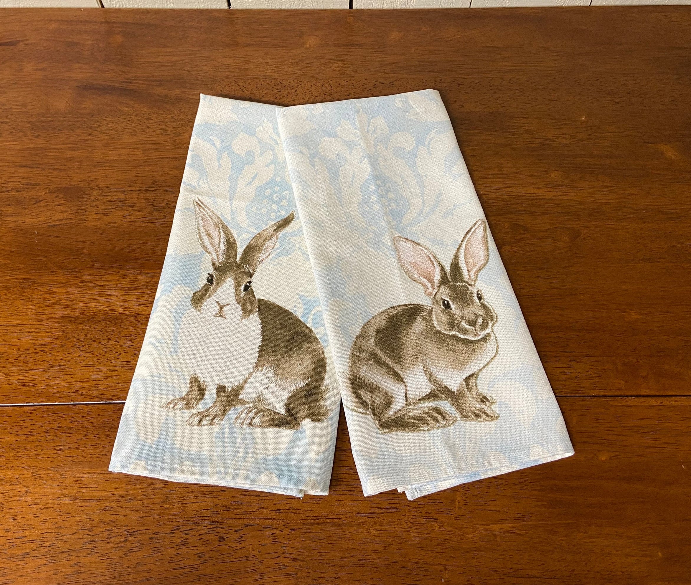 Williams Sonoma print cotton kitchen dish tea towels, Easter bunny vintage  style graphics