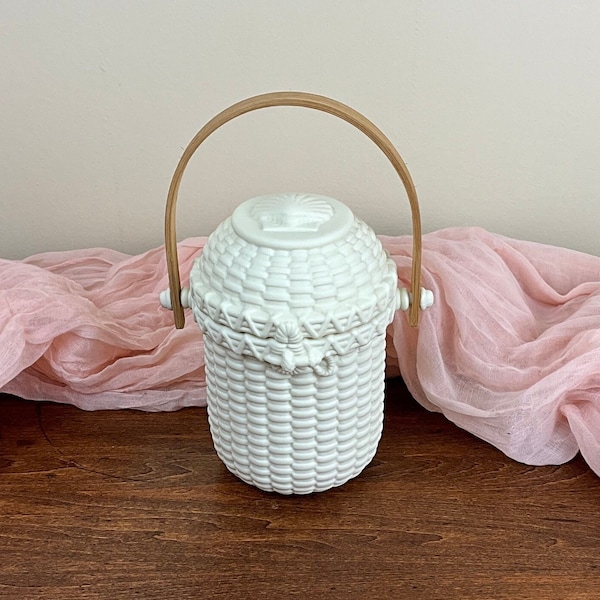 Vintage Partylite Nantucket Basket Tea Light Candleholder ~ Matte Ceramic Seashell Basket With Wooden Handle ~ Seashell ~ Ceramic Basket