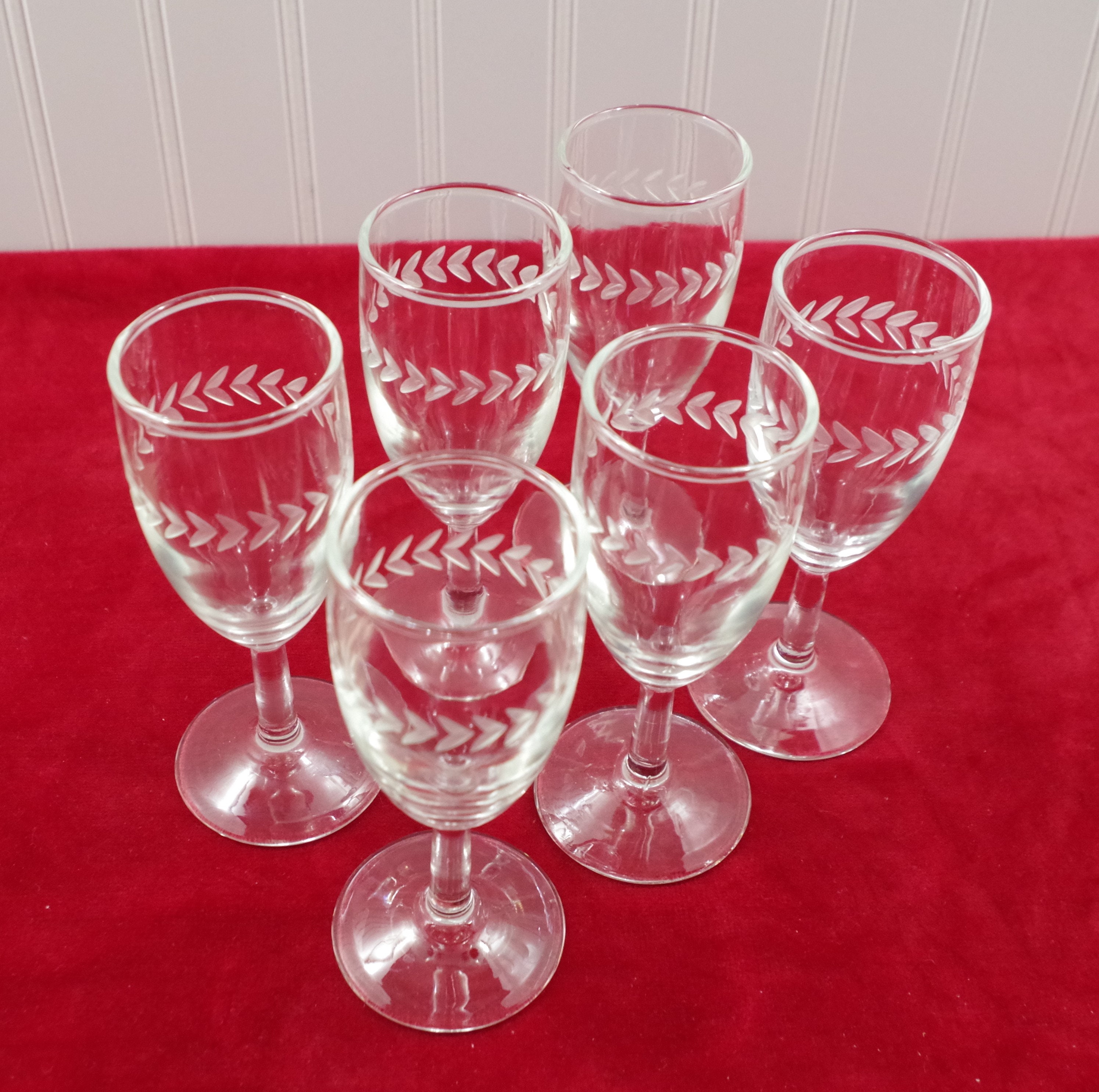 Vintage Stemware Etched Laurel Wreath Wine Glasses Wedding Etsy