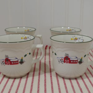Vintage Pfaltzgraff Mugs ~ Pfaltzgraff Snow Village ~ Set Of 4 ~ Christmas Mugs ~ Hot Cocoa Mugs ~ Red Barn ~ Winter Farm ~ Farmhouse  Mugs