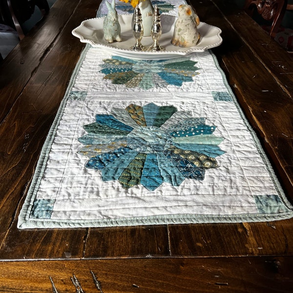 Autumn Blue Dresden Plate Table Runner