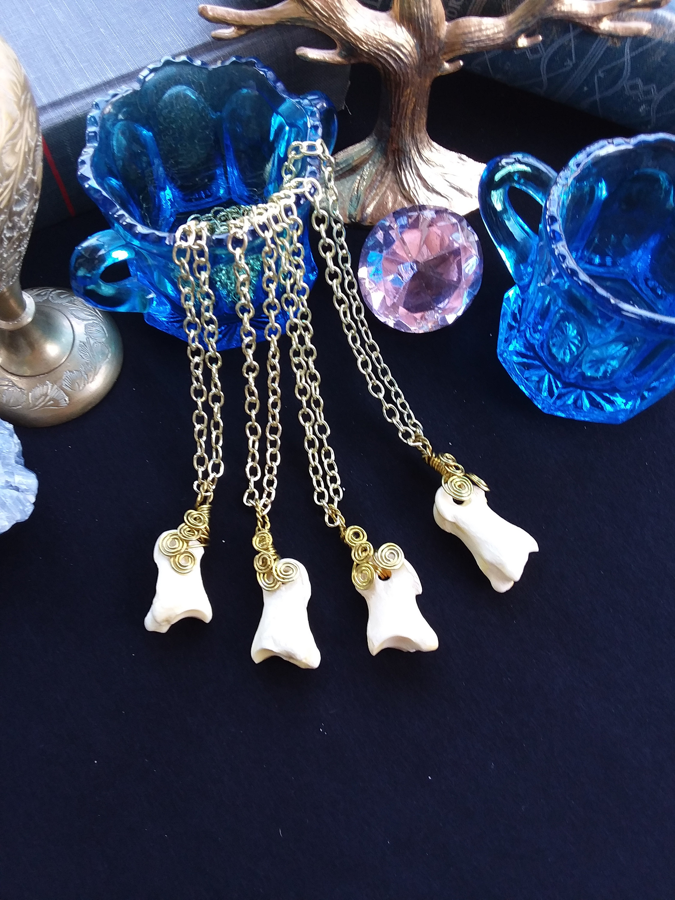 Deer bone best sale necklace