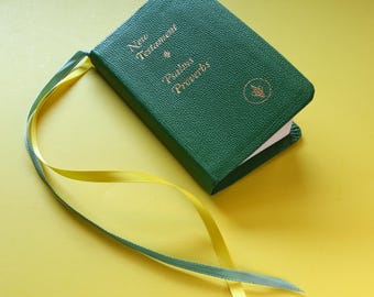 Pocket New Testament Green Leather King James Version Vintage Prayer ...
