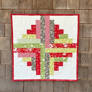 Christmas Log Cabin Wall Hanging Quilt, Table Topper - Etsy