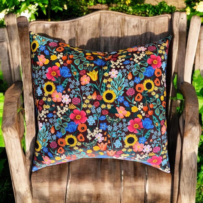 Rifle Paper Co. Curio Blossom Pillow Cover - Thumbnail 4