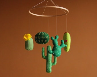 Cactus mobile bebe neutral nursery decor