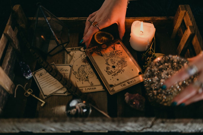 Cartas de tarot decorativas grabadas imagen 6