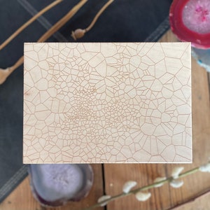 Engraved Wooden Trinket Box with engraved Mandelbrot. Voronoi