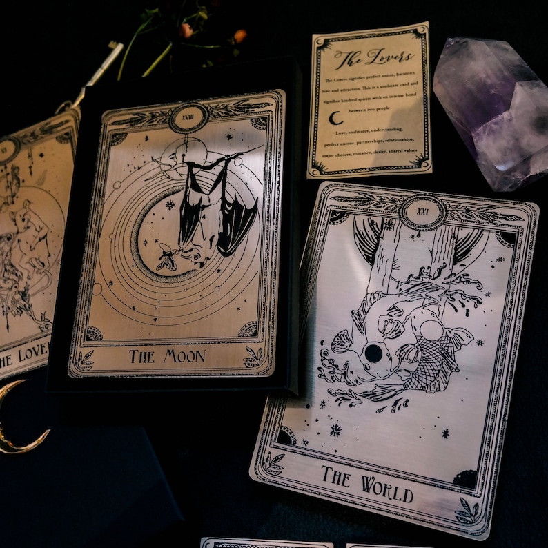 Cartas de tarot decorativas grabadas imagen 2
