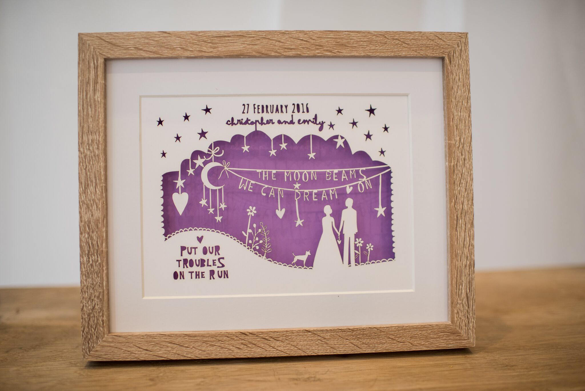 パーソナライズされた切り絵 | 結婚記念日のカスタム額入りギフト 