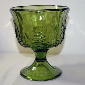Indiana Glass Green Harvest Pattern Pedestal Footed Compote - 8 Panels with Raised Grape Clusters 6.5&quot;