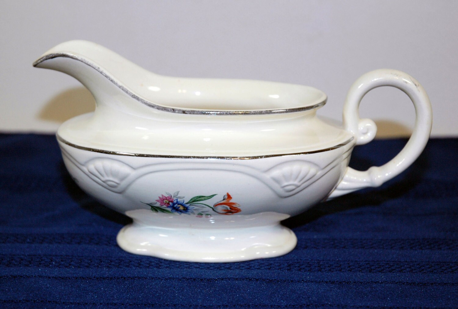 ビンテージ　キッチンウェア　ホーマーラフリン　TABLETOPS gallery Homer laughlin china n8 - Etsy 日本