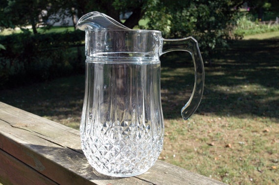 Cristal Darques Longchamp 48 Oz Pitcher With Pointed Handle 