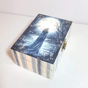Houten tarotkaarthouder. Gepersonaliseerde kaartendoos. Accessoire van tarot. Maan opbergdoosje voor souvenirs. Vintage stijl doos. Cadeau voor liefhebbers tarot